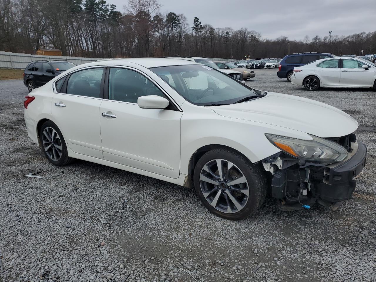 2016 Nissan Altima - Image 4