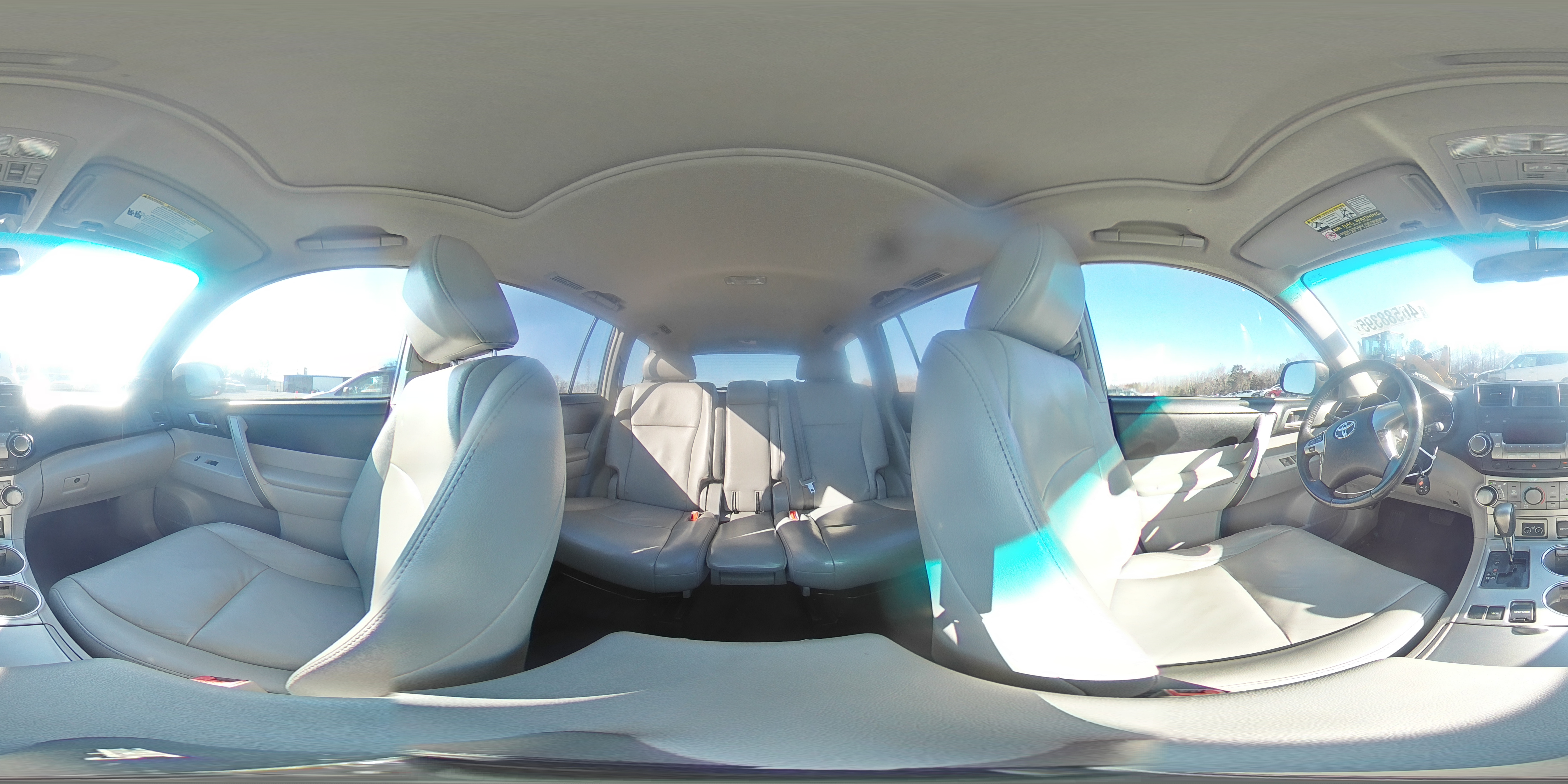 2012 Toyota Highlander - Image 13