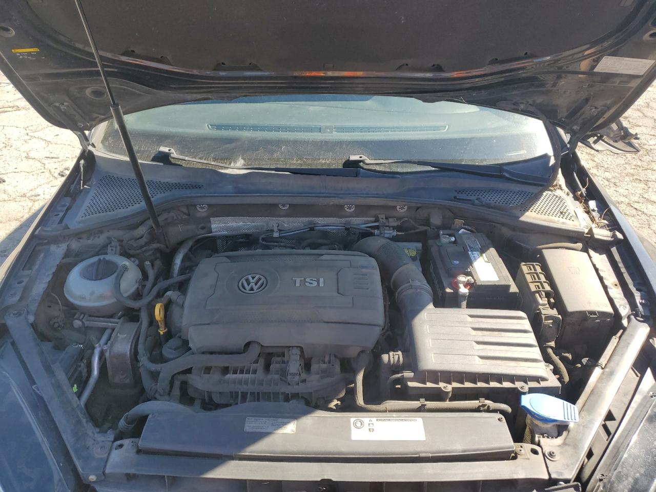 2015 Volkswagen GTI - Image 11