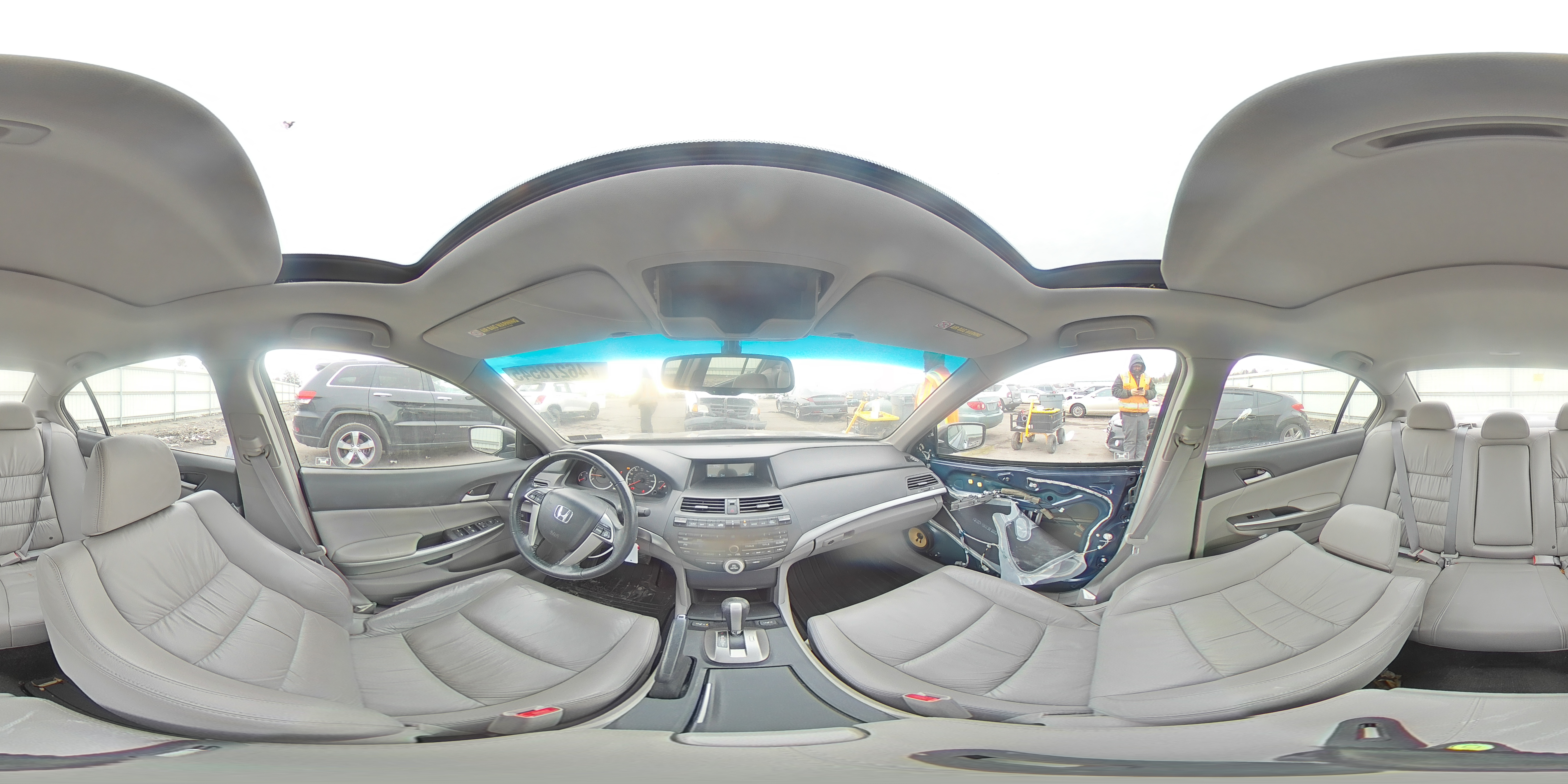 2009 Honda Accord - Image 13