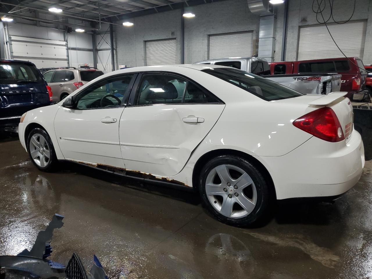 2007 Pontiac G6 - Image 2