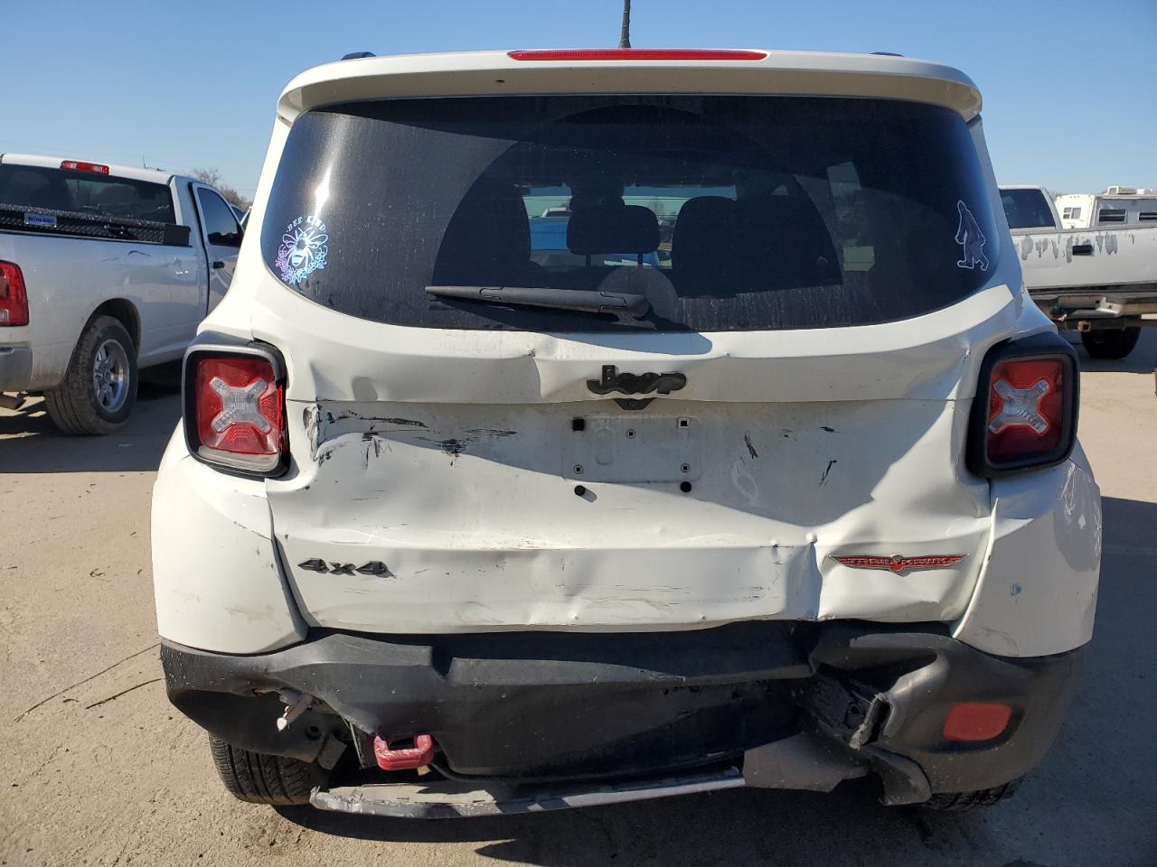 2016 Jeep Renegade - Image 6