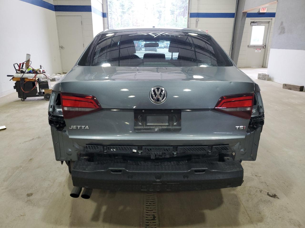 2017 Volkswagen Jetta - Image 6