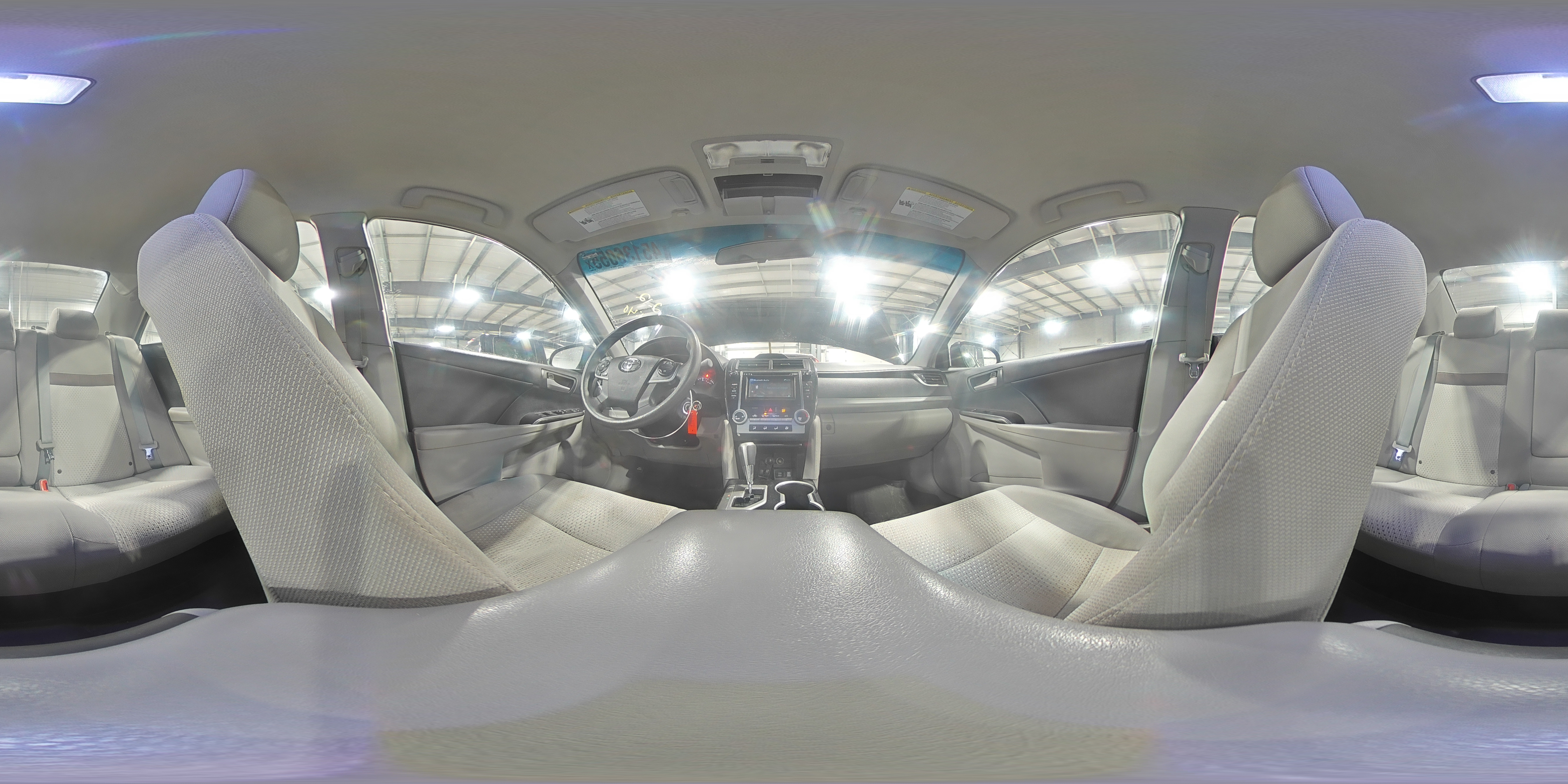 2014 Toyota Camry - Image 14