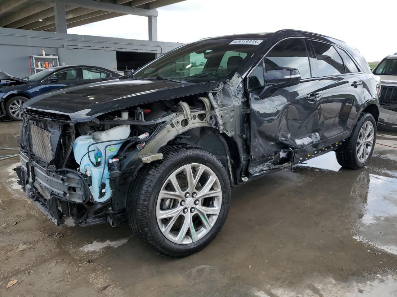 2020 Cadillac XT5 - Image 1