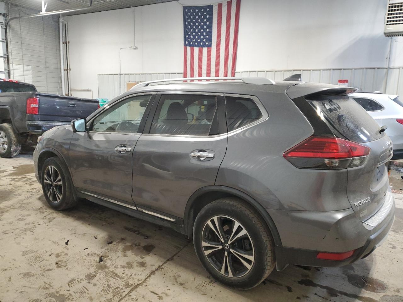 JN8AT2MV8HW282348 NISSAN ROGUE 2017