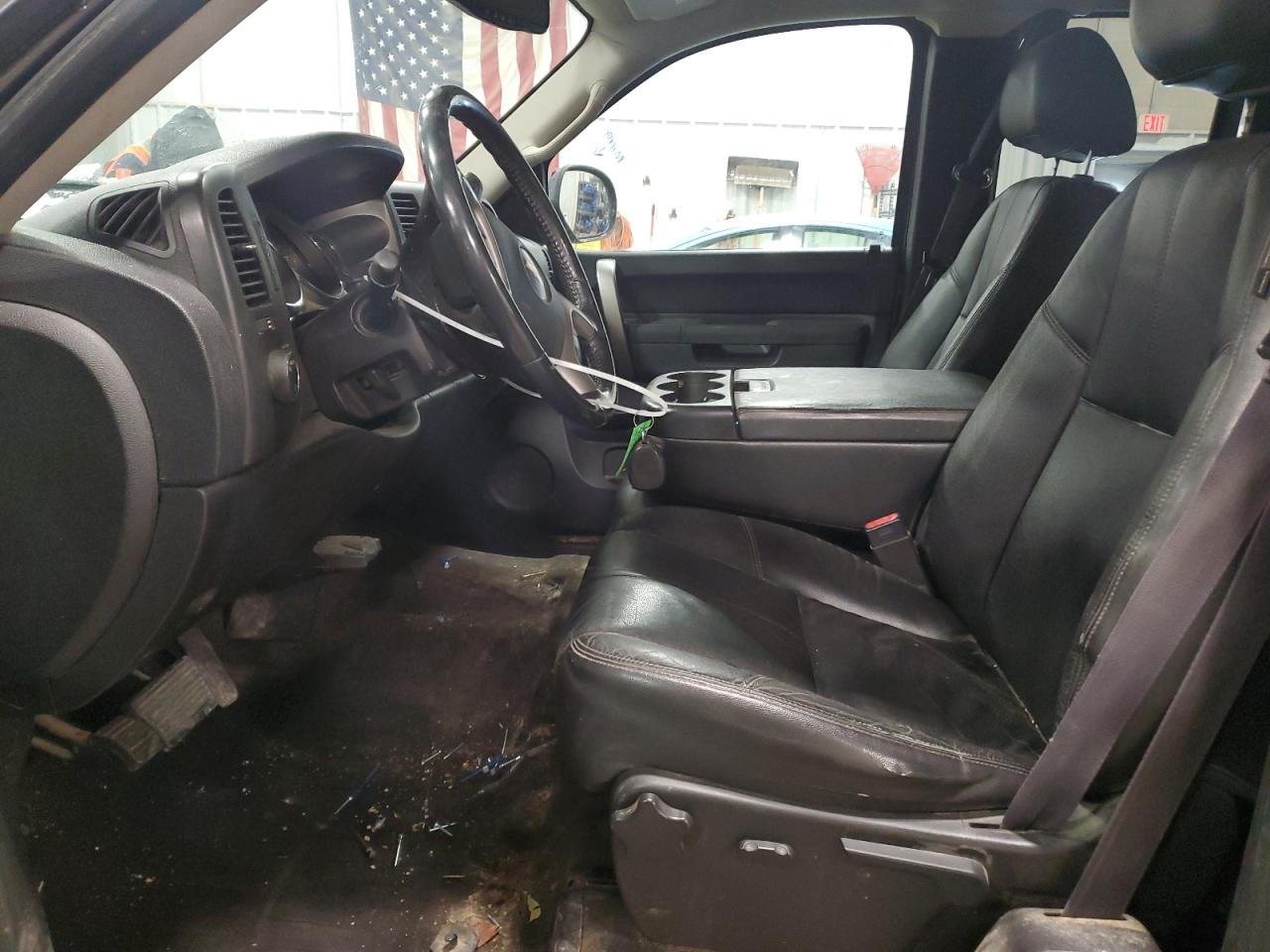 2013 Chevrolet Silverado - Image 7