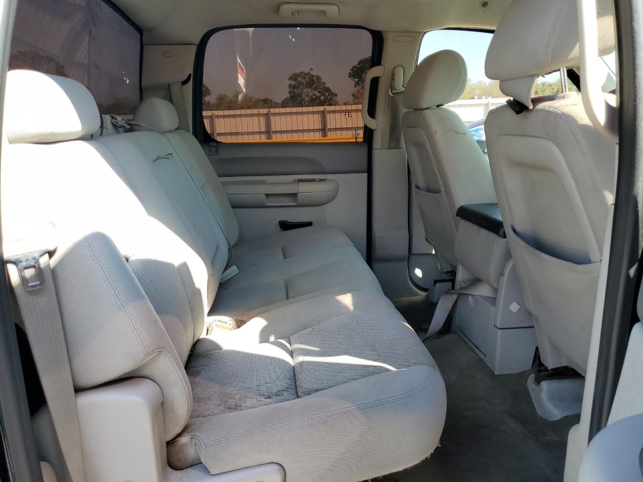 2011 GMC Sierra - Image 10