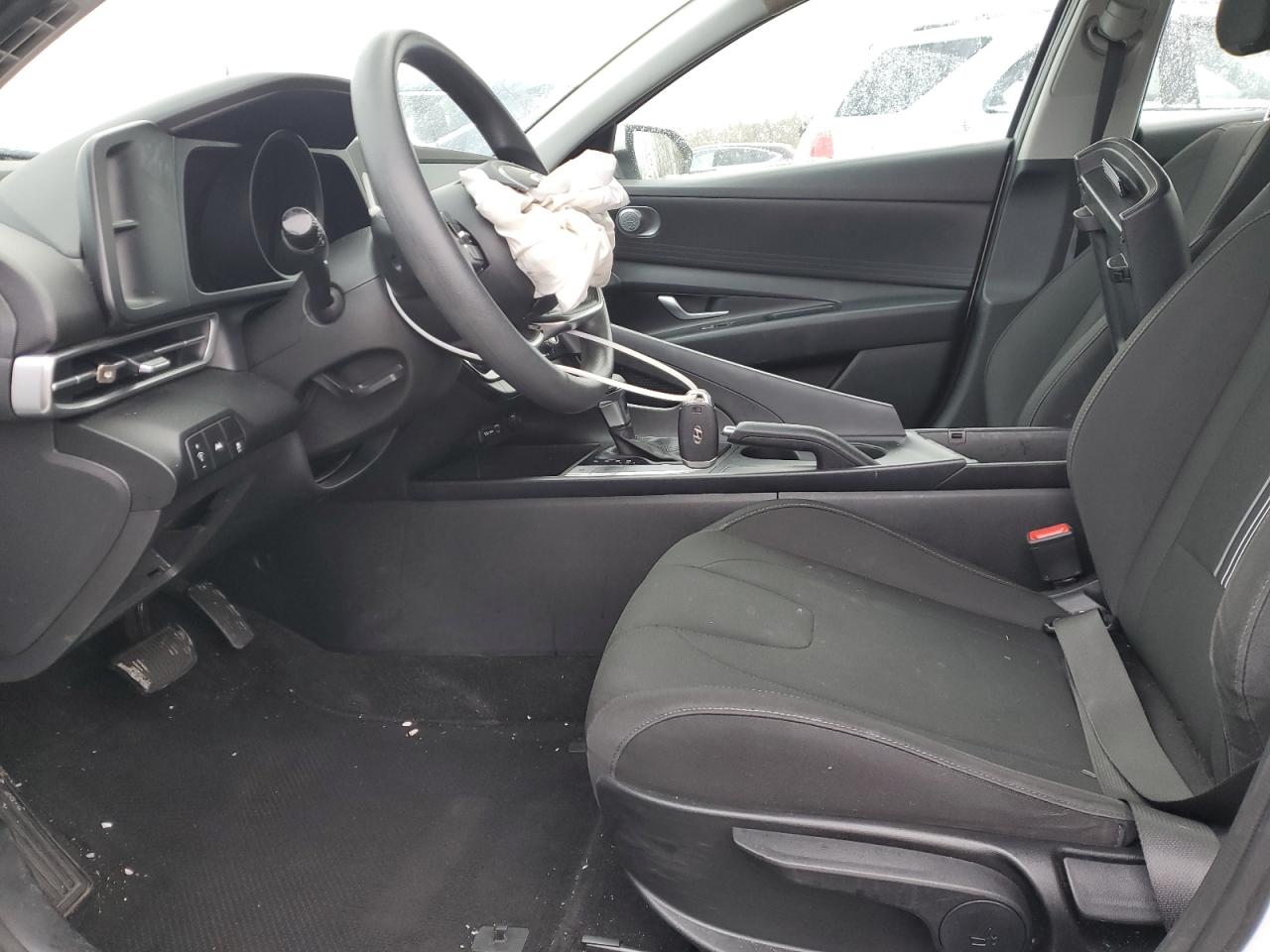 2021 Hyundai Elantra - Image 7