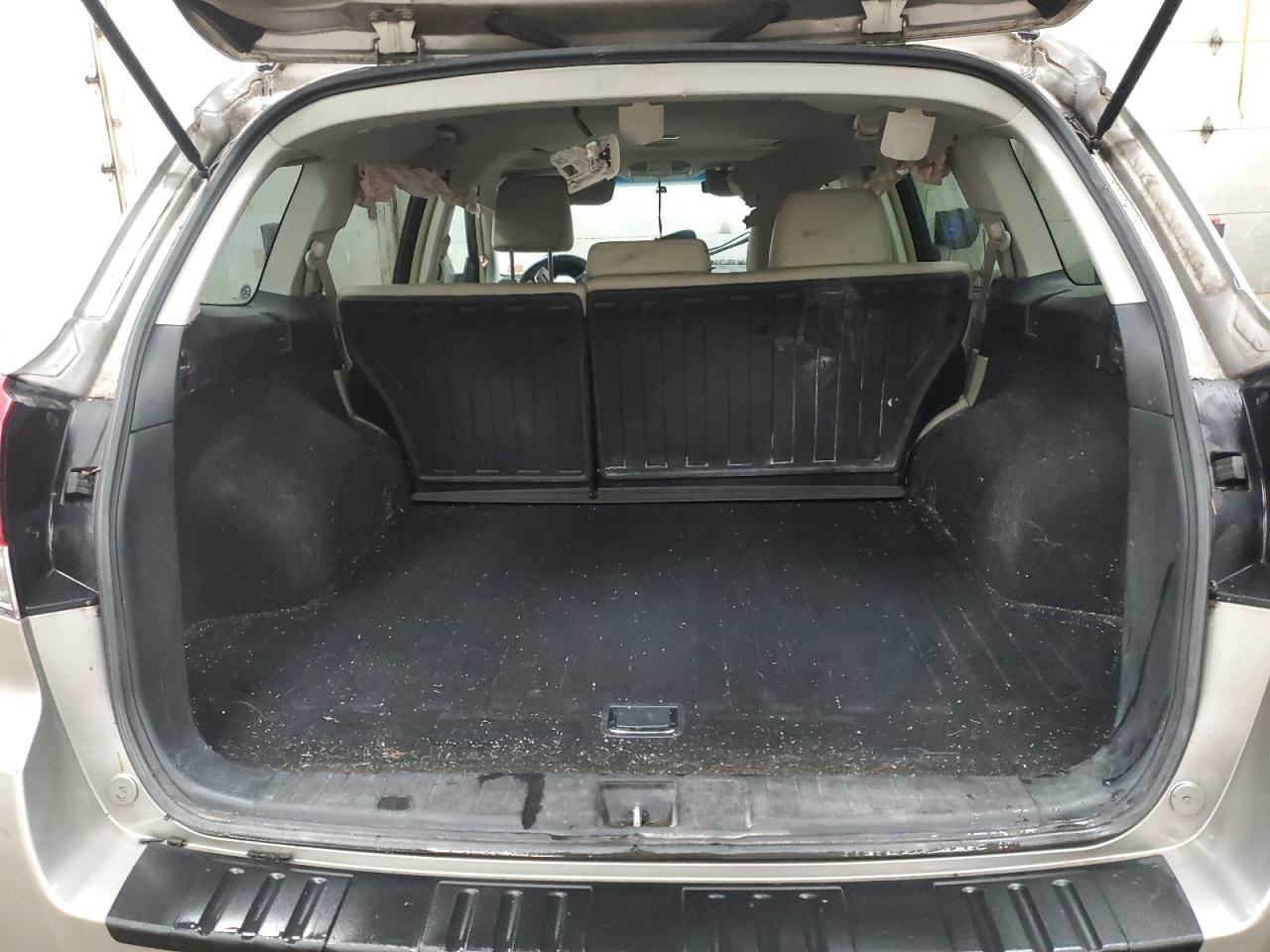 2014 Subaru Outback - Image 6