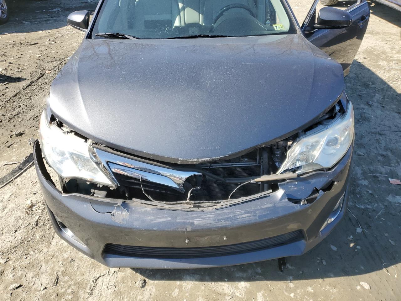 2012 Toyota Camry - Image 11