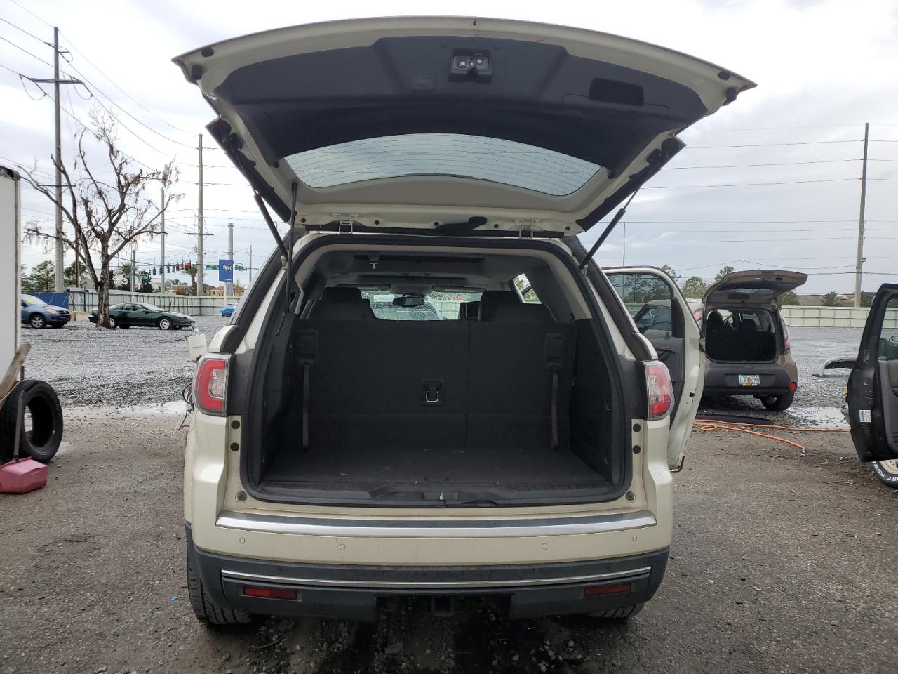 2015 GMC Acadia - Image 6