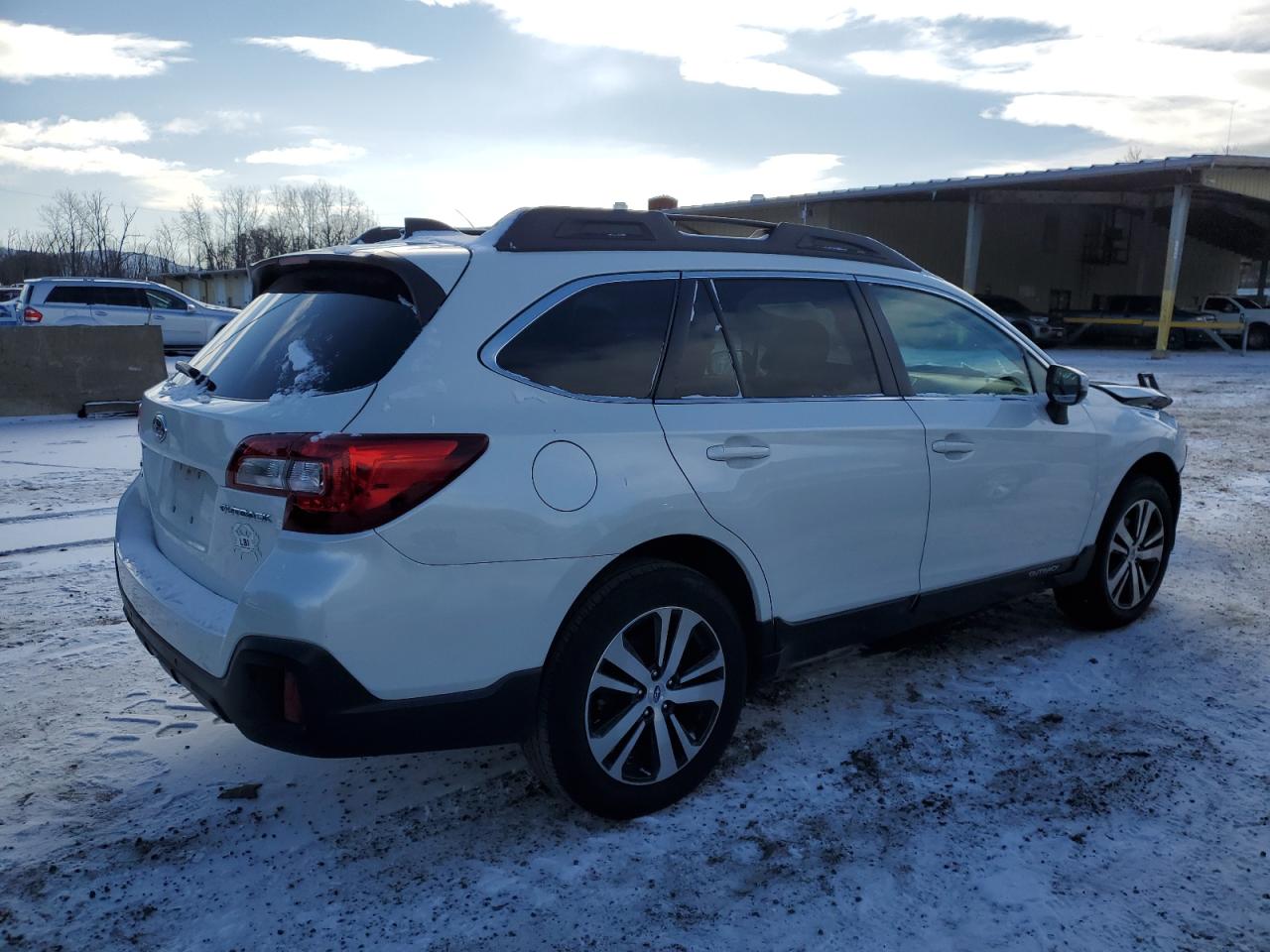 2019 Subaru Outback - Image 3