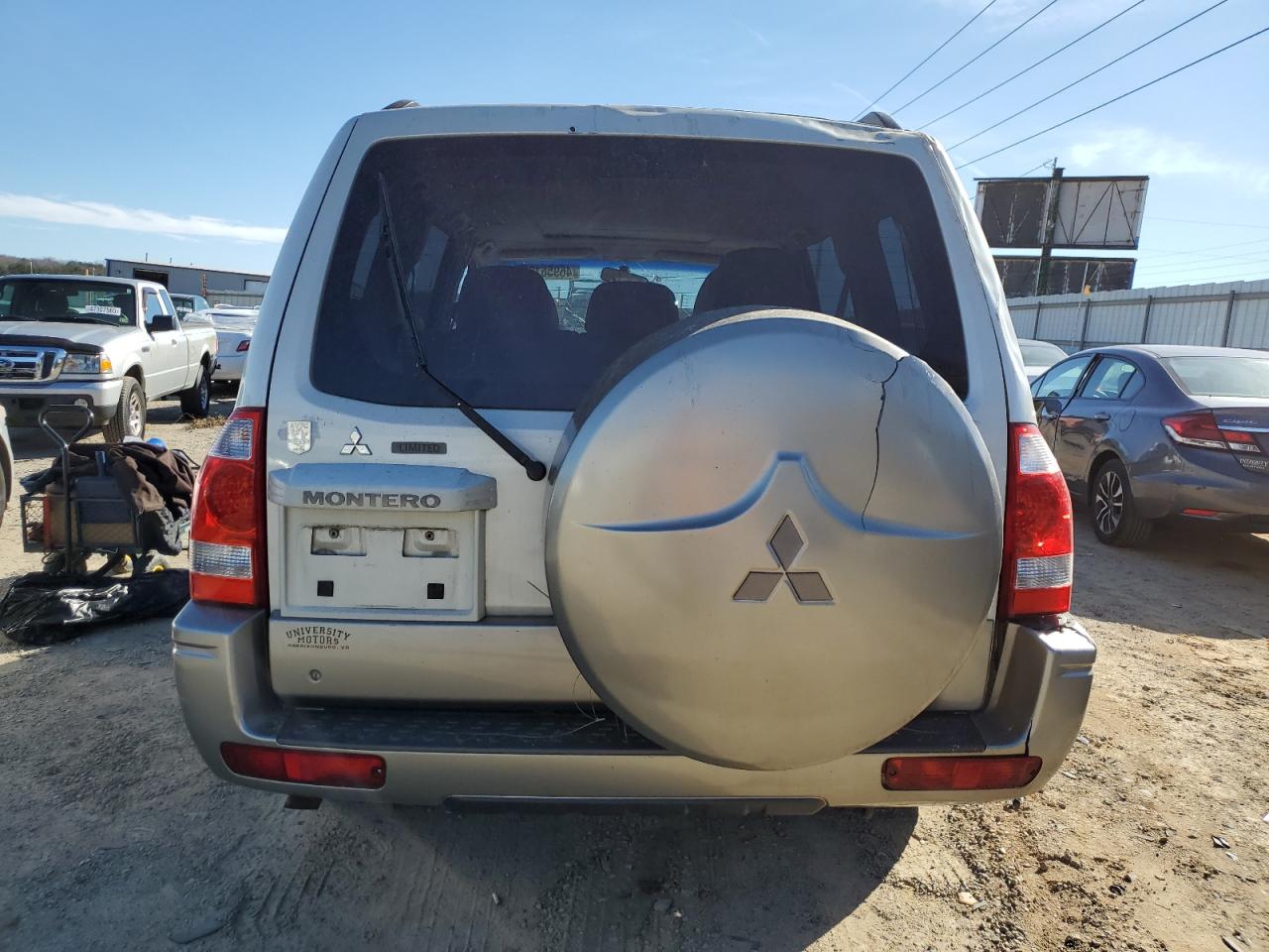 2006 Mitsubishi Montero - Image 6