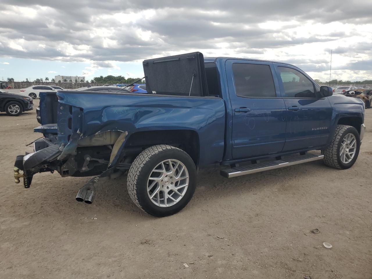 2016 Chevrolet Silverado - Image 3