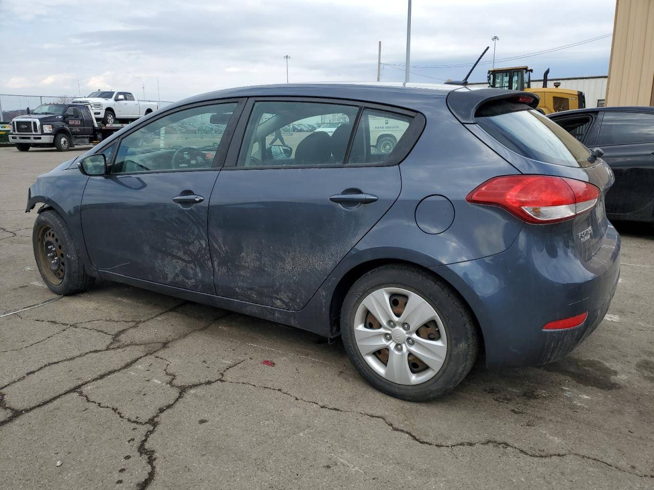 2016 Kia Forte - Image 2
