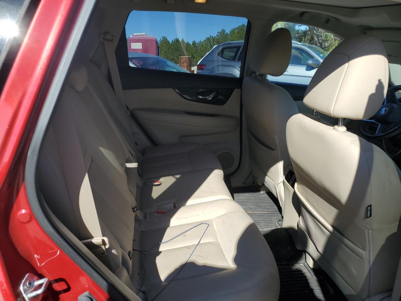 2017 Nissan Rogue - Image 10