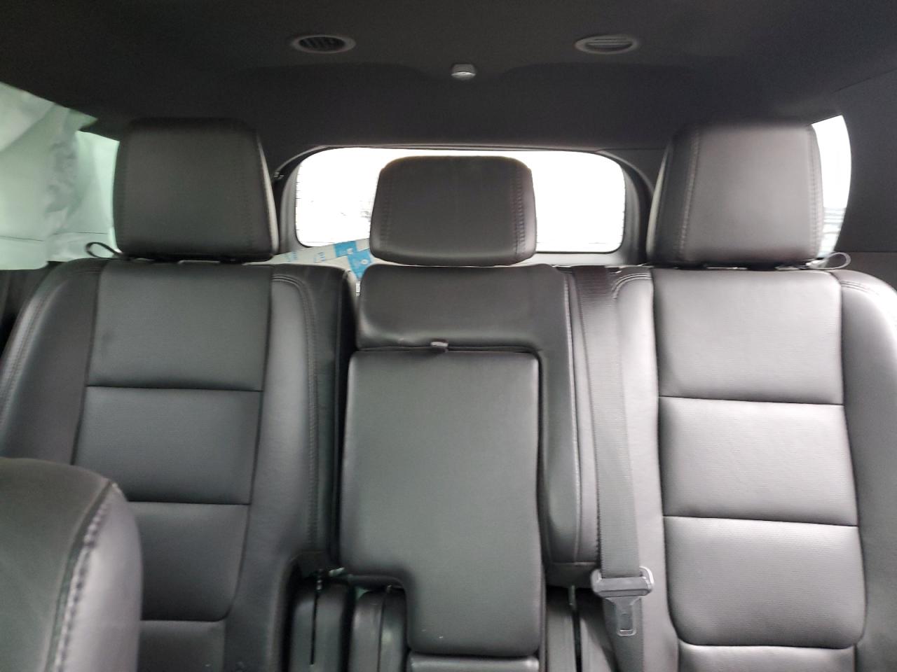 2015 Ford Explorer - Image 10