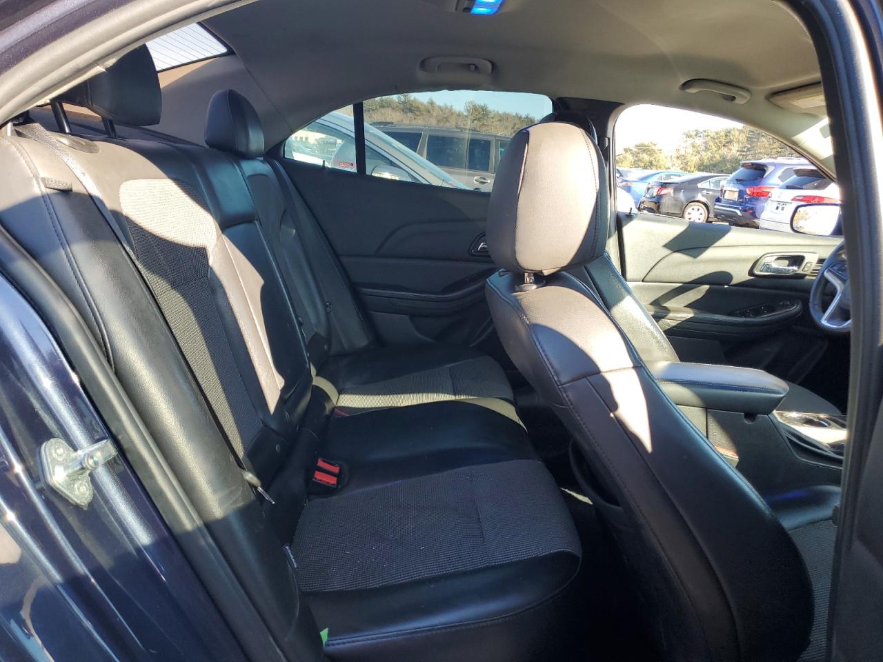 2015 Chevrolet Malibu - Image 10