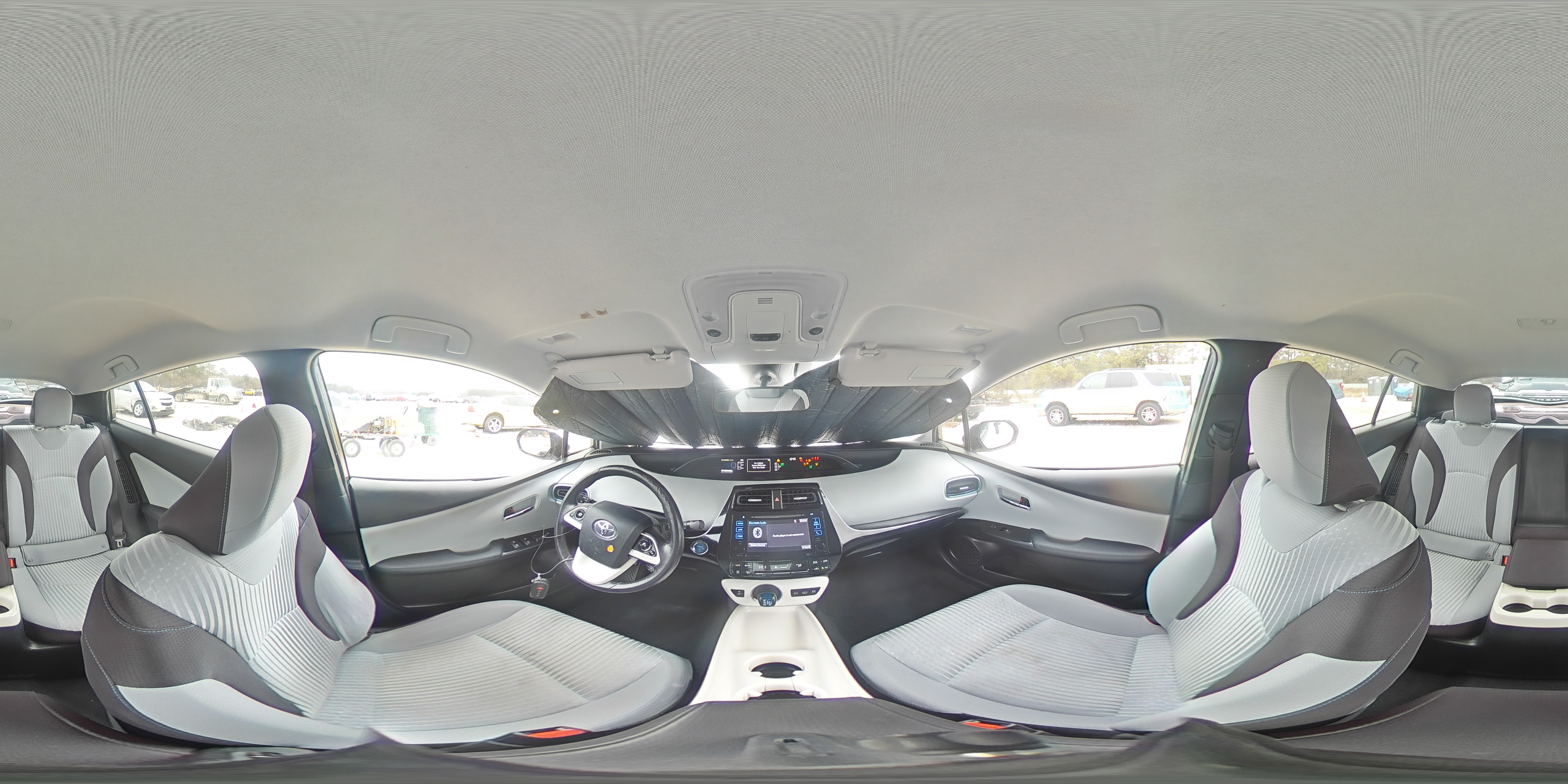 2017 Toyota Prius - Image 15