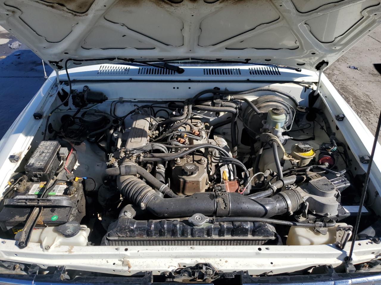 1992 Toyota Pickup - Image 11