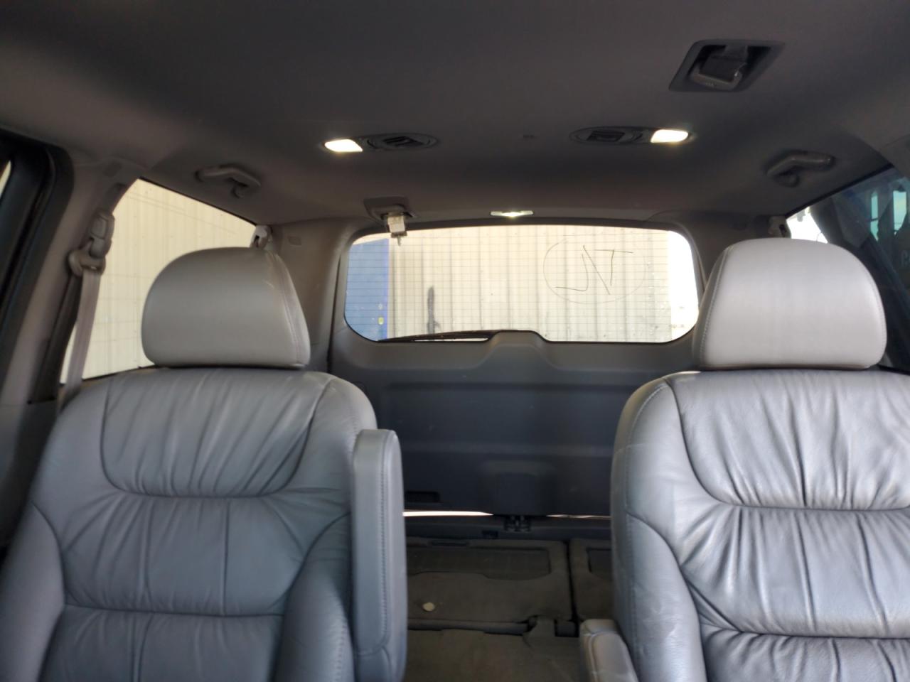 2008 Honda Odyssey - Image 10