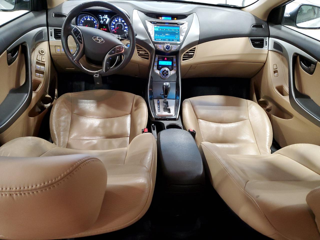 2013 Hyundai Elantra - Image 8