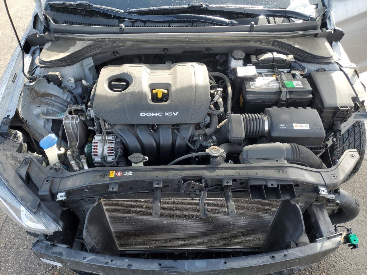 2017 Hyundai Elantra - Image 11