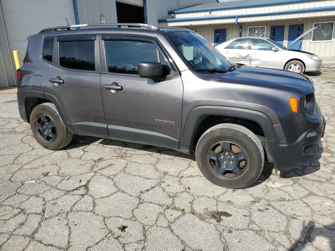 2018 Jeep Renegade - Image 4