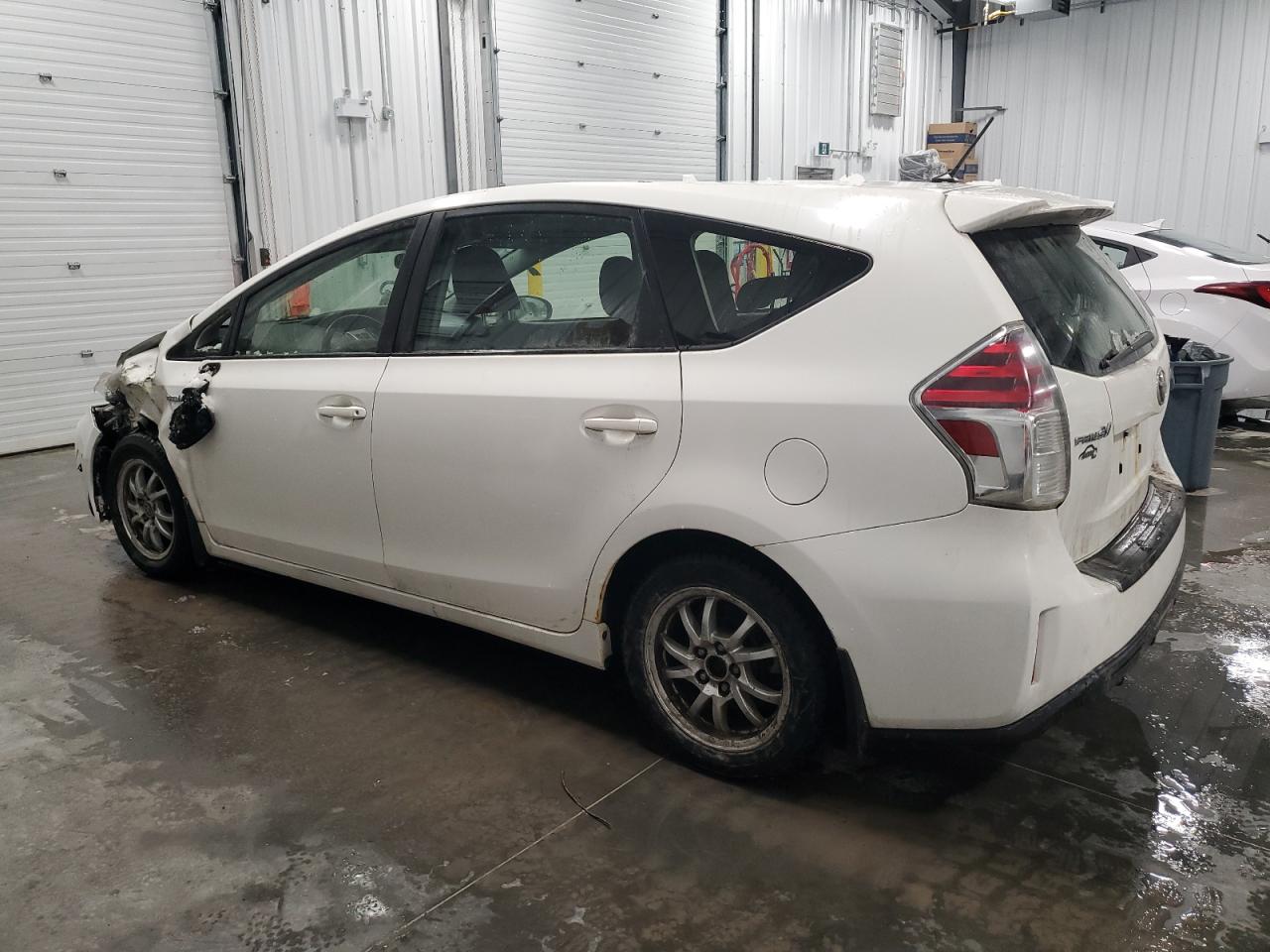2016 Toyota Prius - Image 2