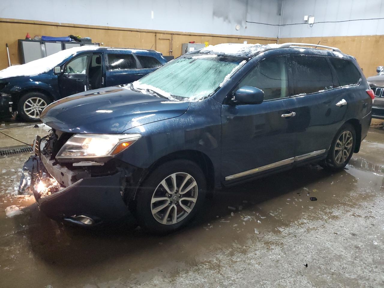 2014 Nissan Pathfinder - Image 1