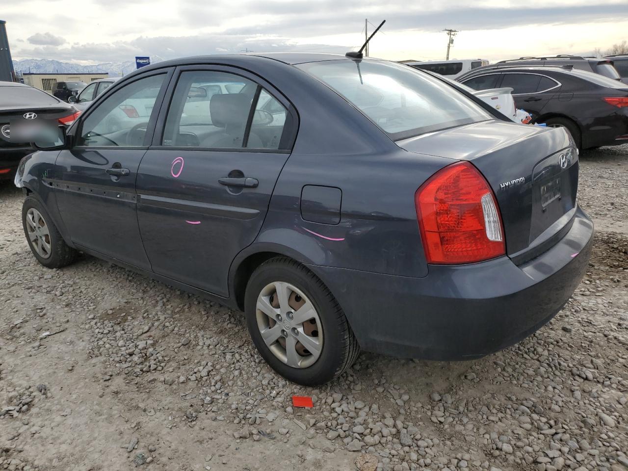 2009 Hyundai Accent - Image 2