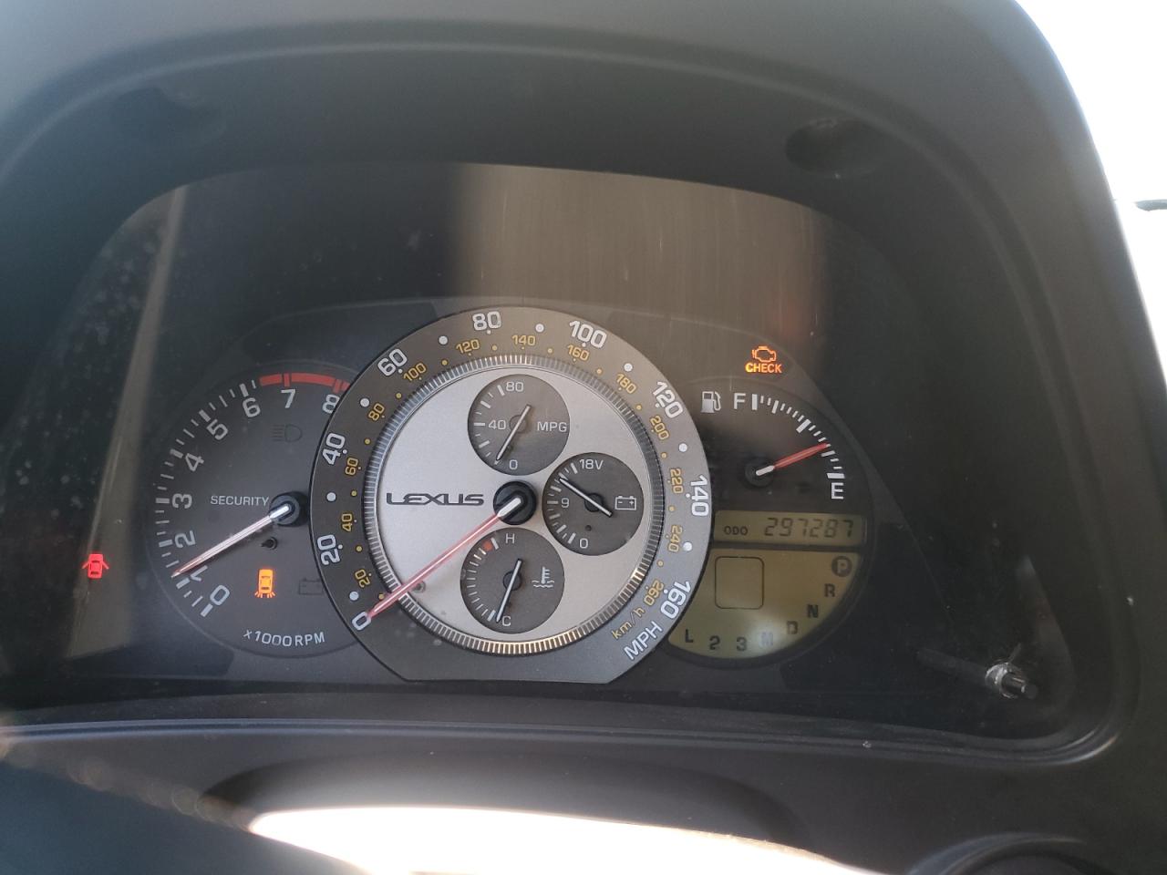 2002 Lexus IS - Image 9