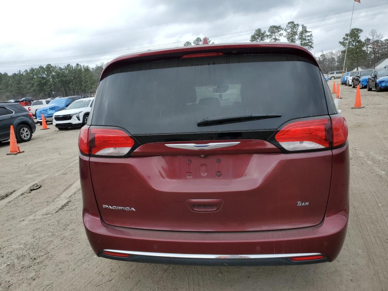 2017 Chrysler Pacifica - Image 6