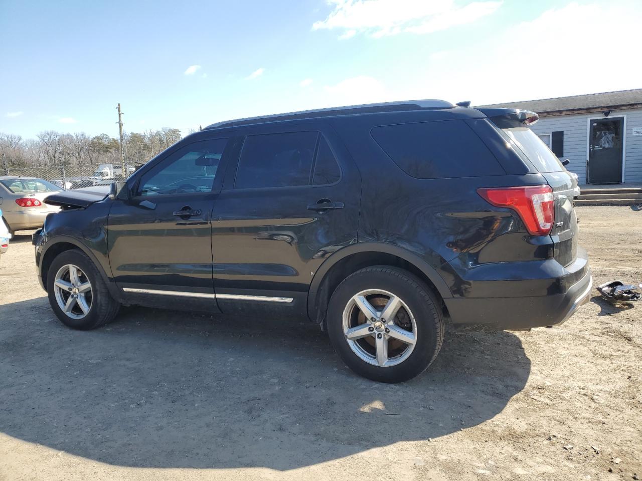 2016 Ford Explorer - Image 2