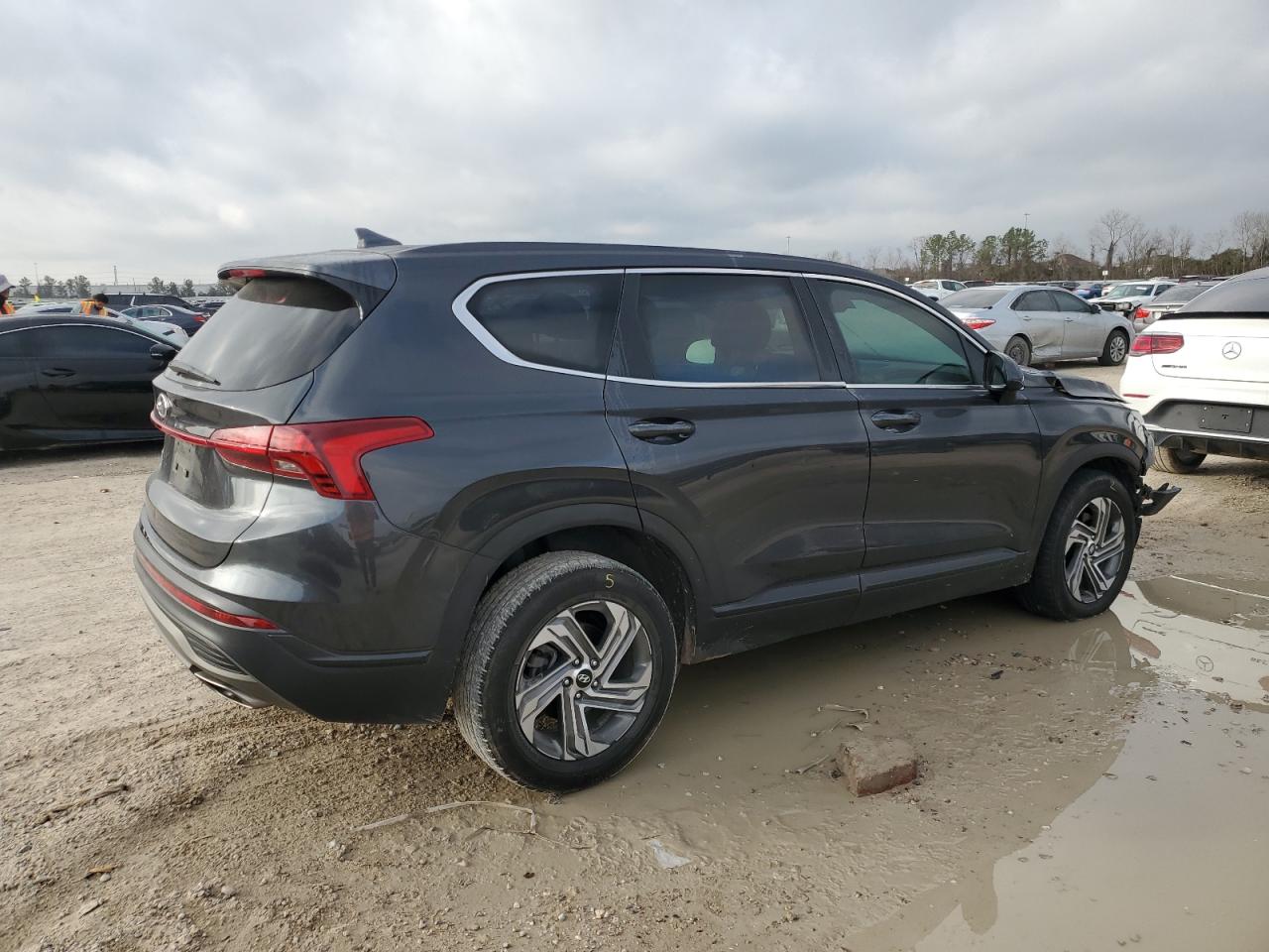 2022 Hyundai Santa Fe - Image 3