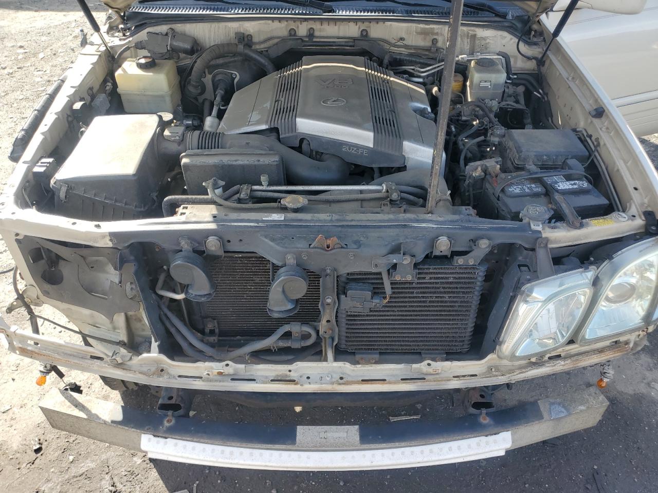 2005 Lexus LX - Image 12