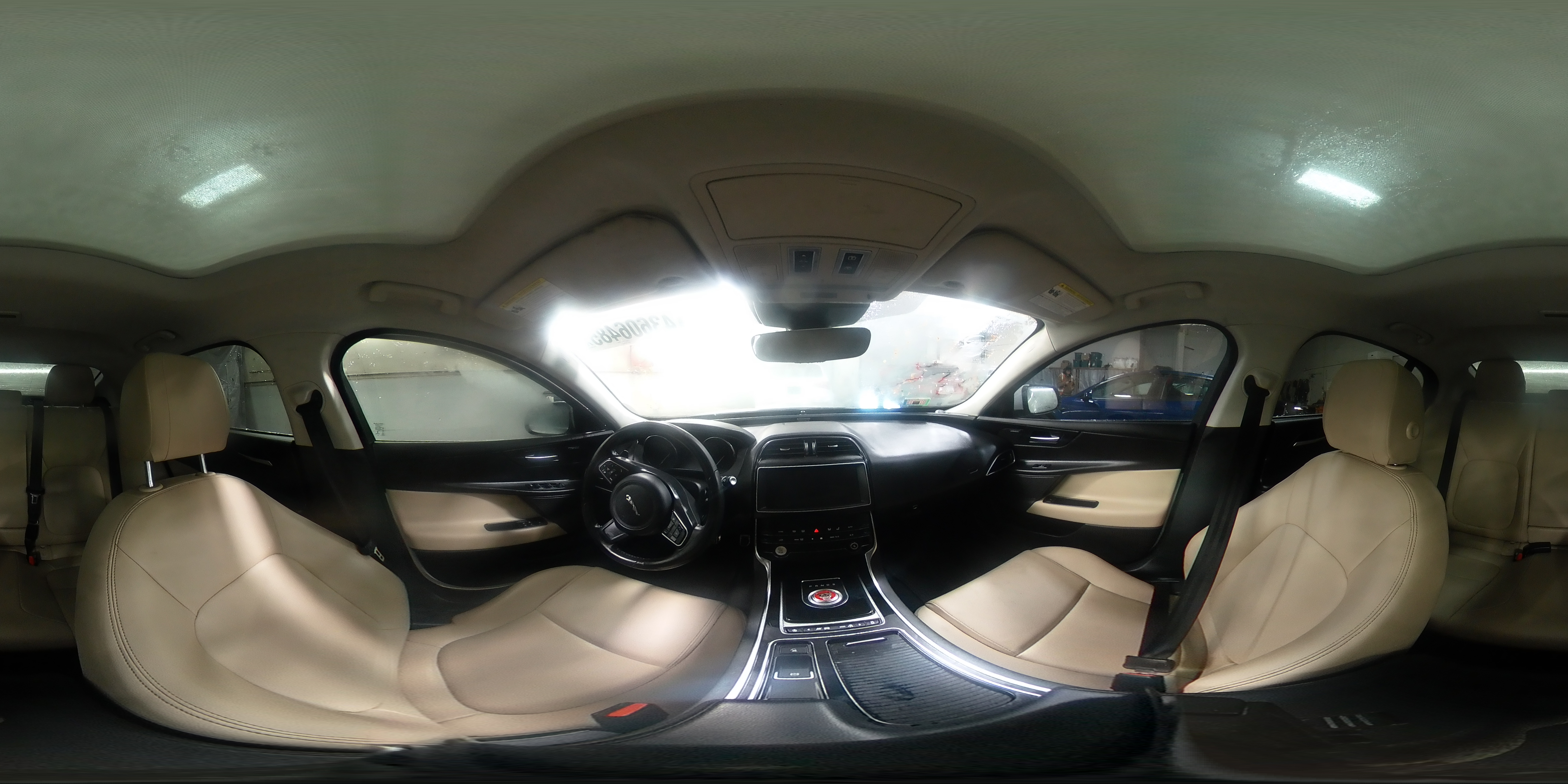 2019 Jaguar XE - Image 13
