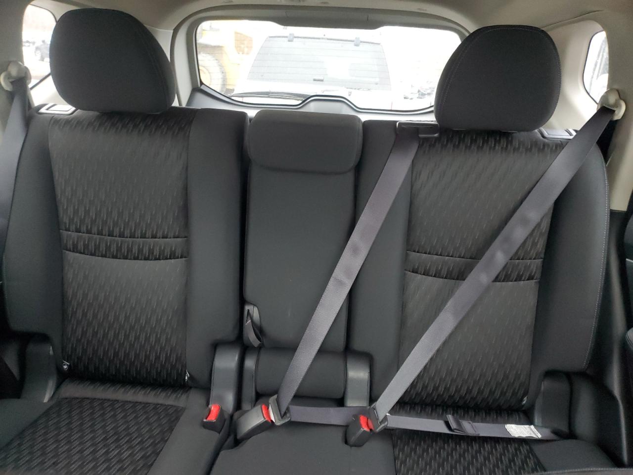 2018 Nissan Rogue - Image 10