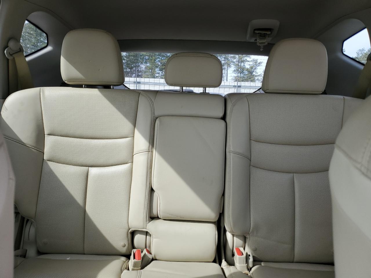 2015 Nissan Murano - Image 10