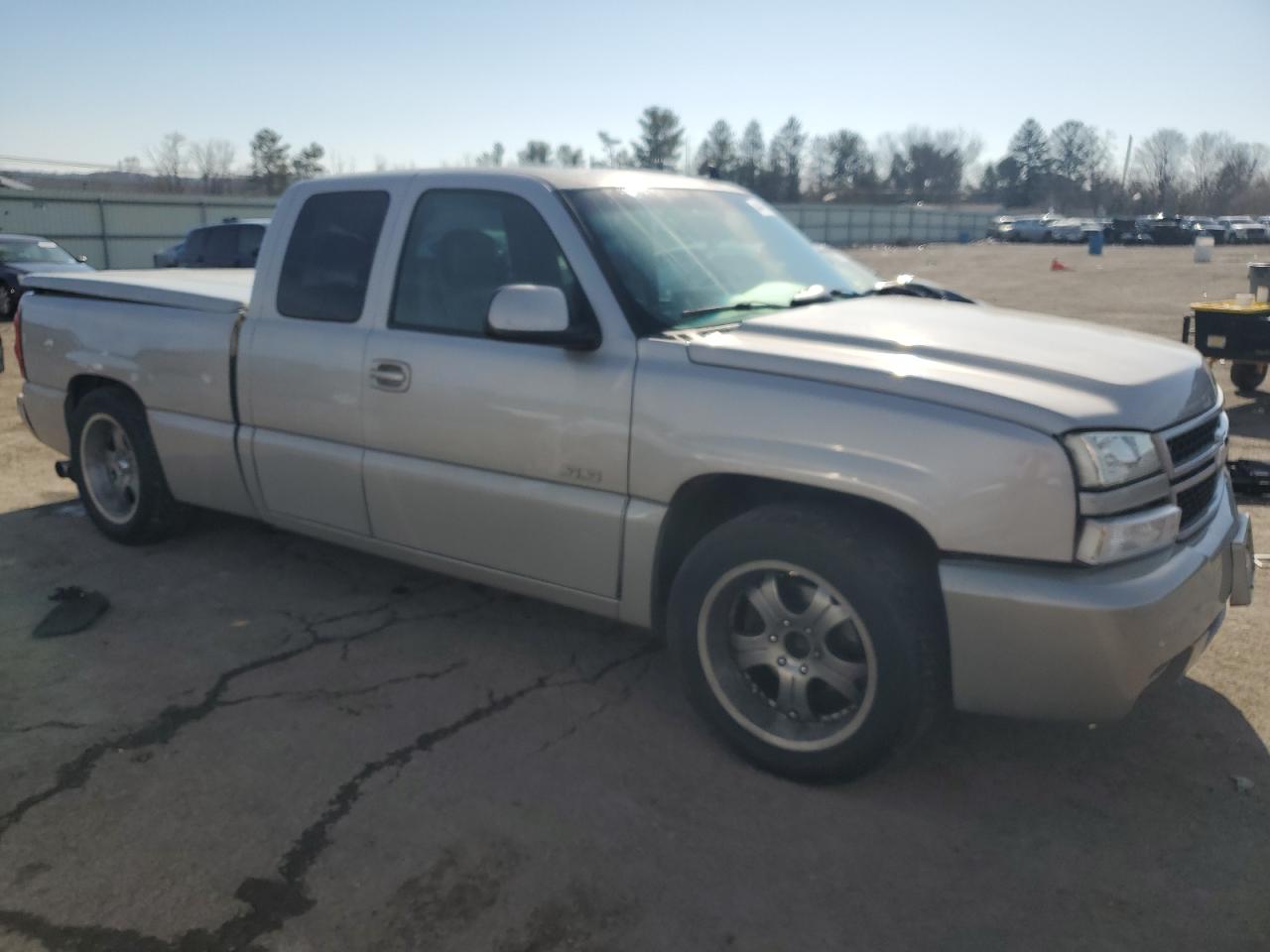 2006 Chevrolet Silverado - Image 4