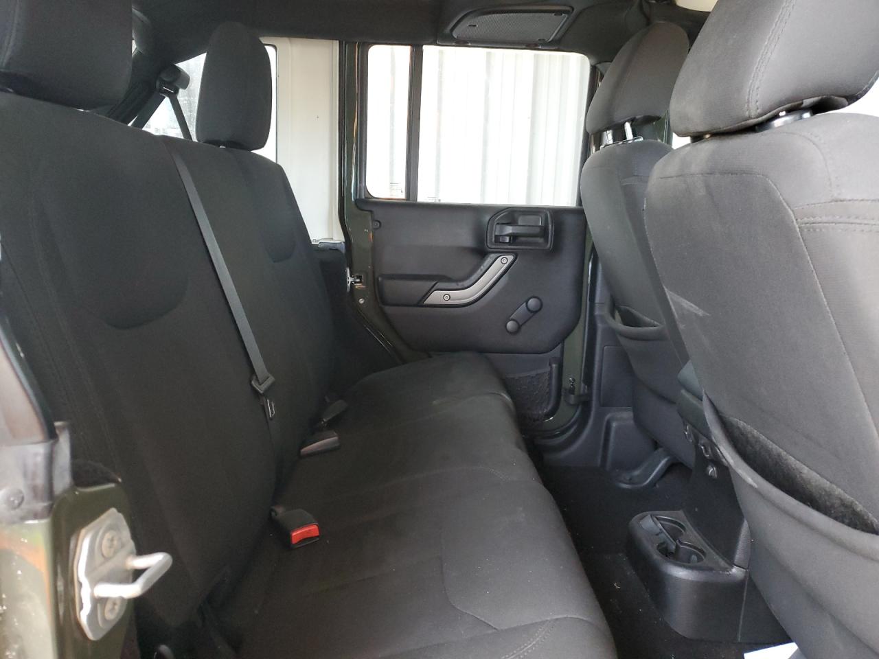 2015 Jeep Wrangler - Image 11