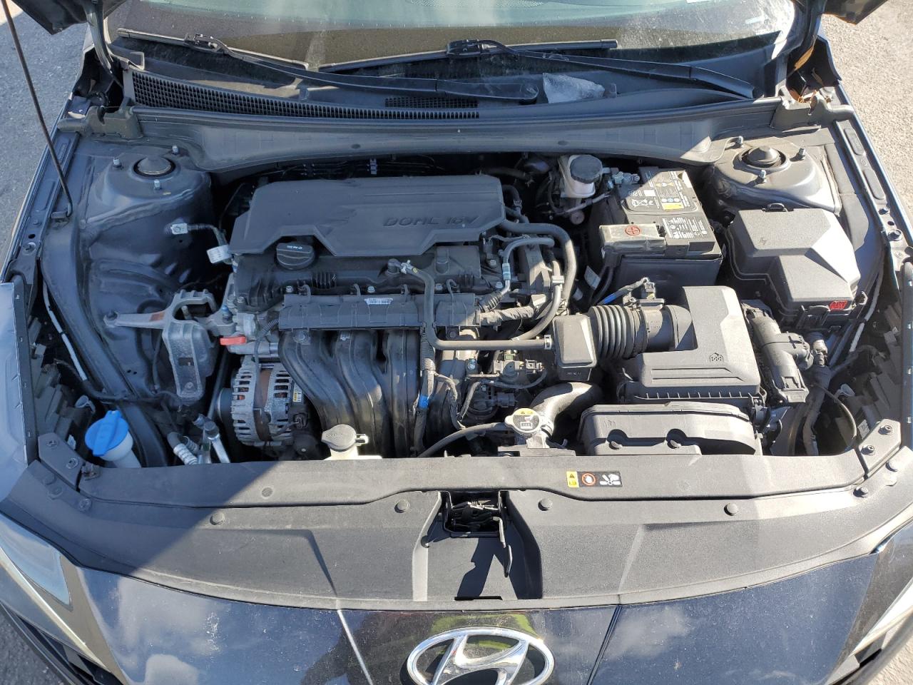 2022 Hyundai Elantra - Image 11