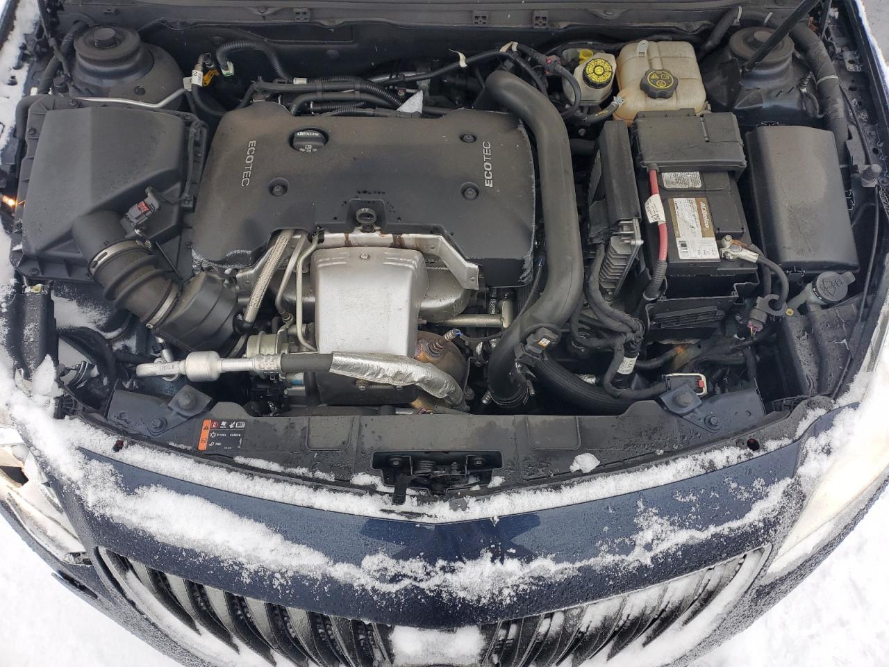 2015 Buick Regal - Image 11