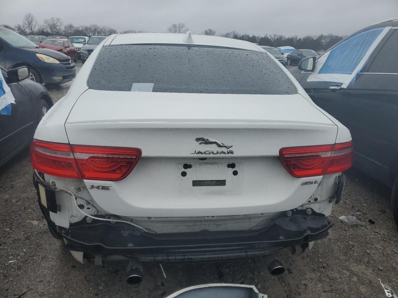 2017 Jaguar XE - Image 6