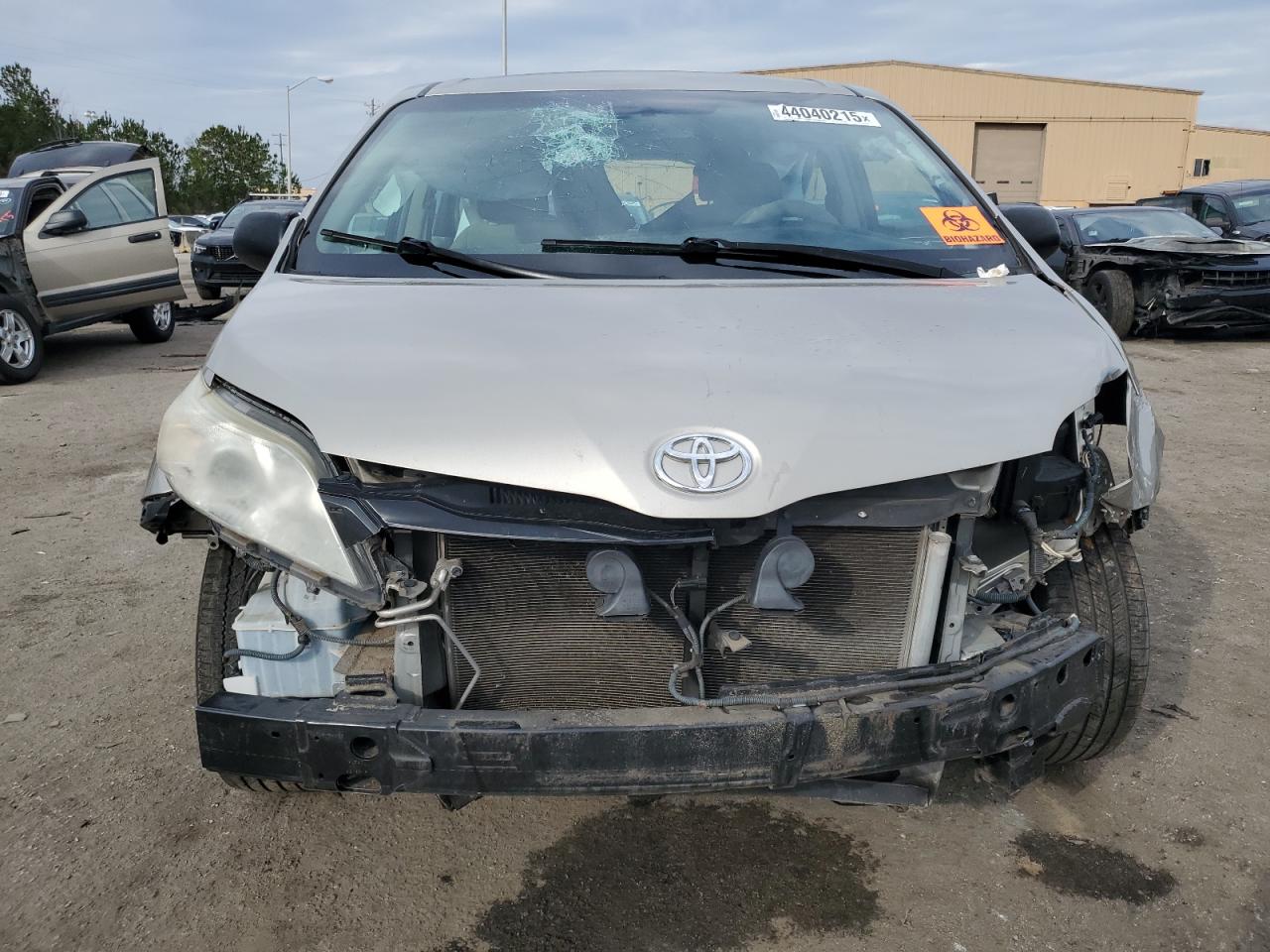 2015 Toyota Sienna - Image 5