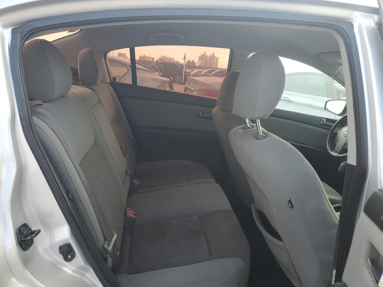 2012 Nissan Sentra - Image 10