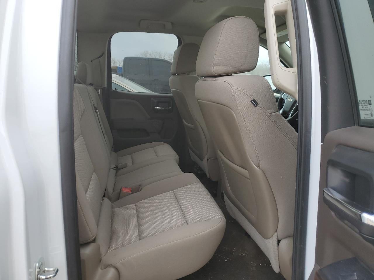 2015 Chevrolet Silverado - Image 10
