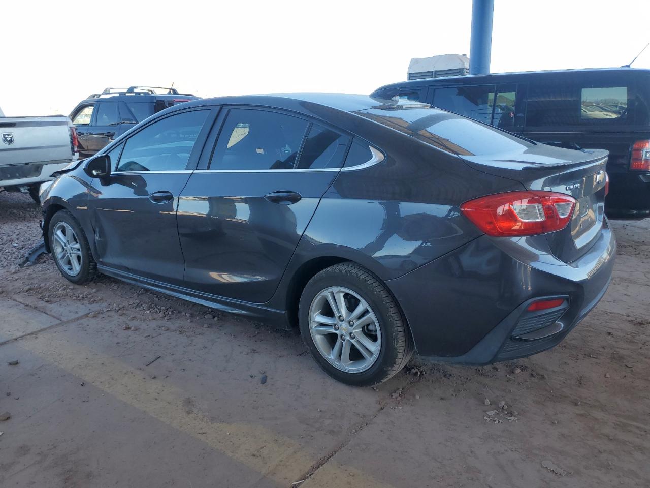 2017 Chevrolet Cruze - Image 2