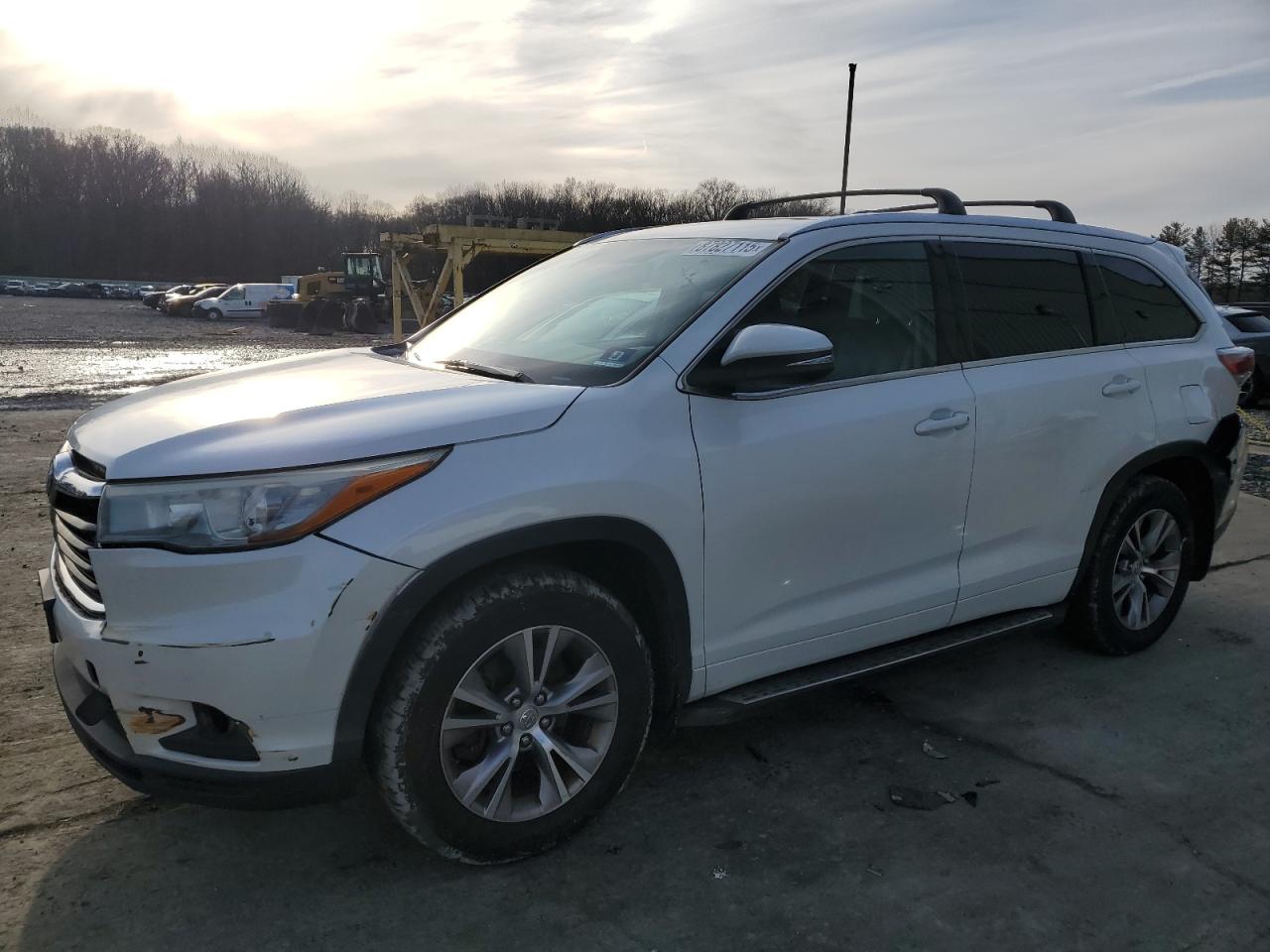 2015 Toyota Highlander - Image 1